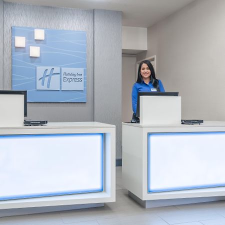 Holiday Inn Express Hotel & Suites Ames By Ihg Bagian luar foto