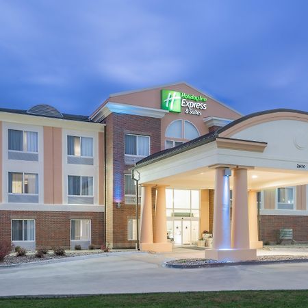 Holiday Inn Express Hotel & Suites Ames By Ihg Bagian luar foto
