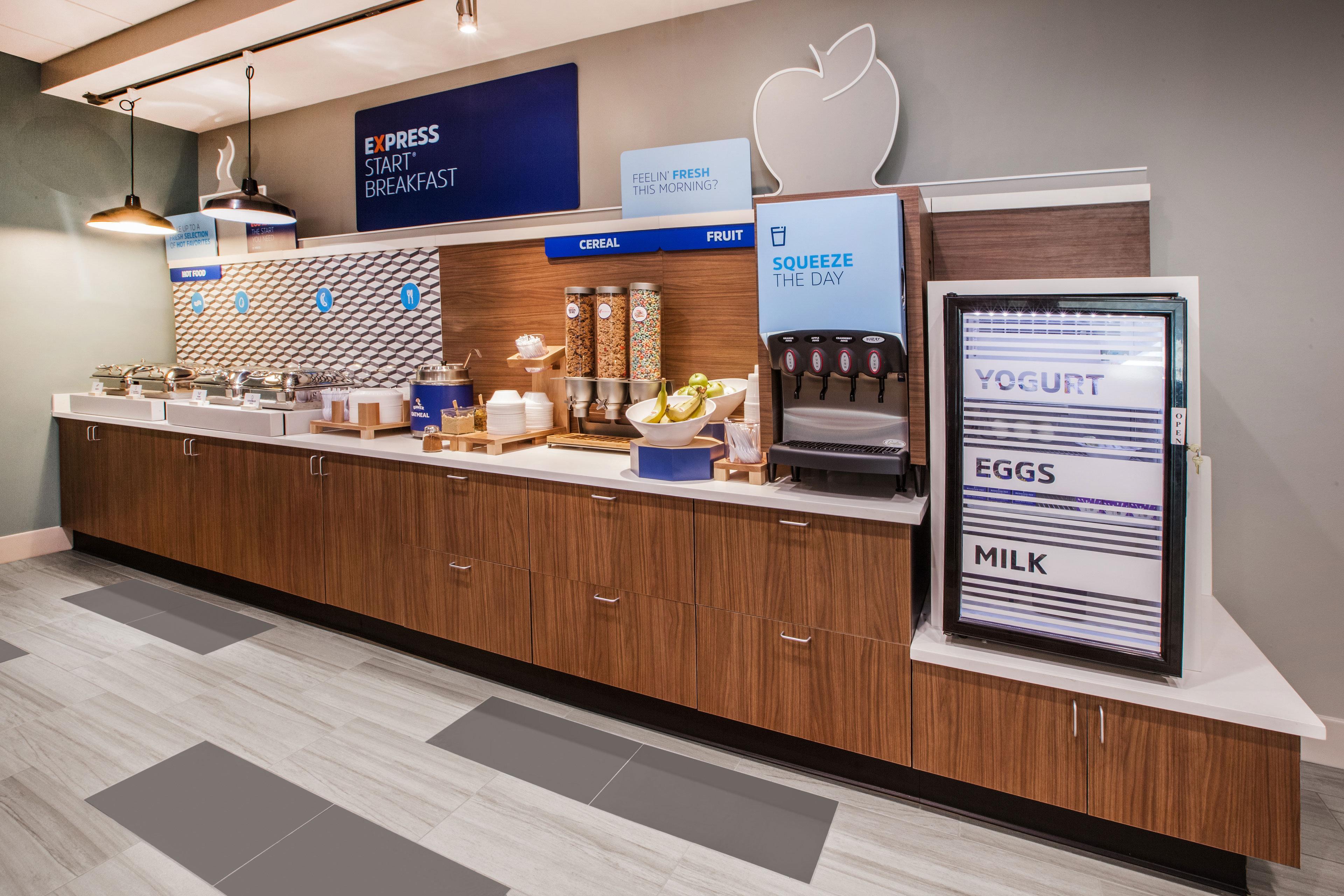Holiday Inn Express Hotel & Suites Ames By Ihg Bagian luar foto