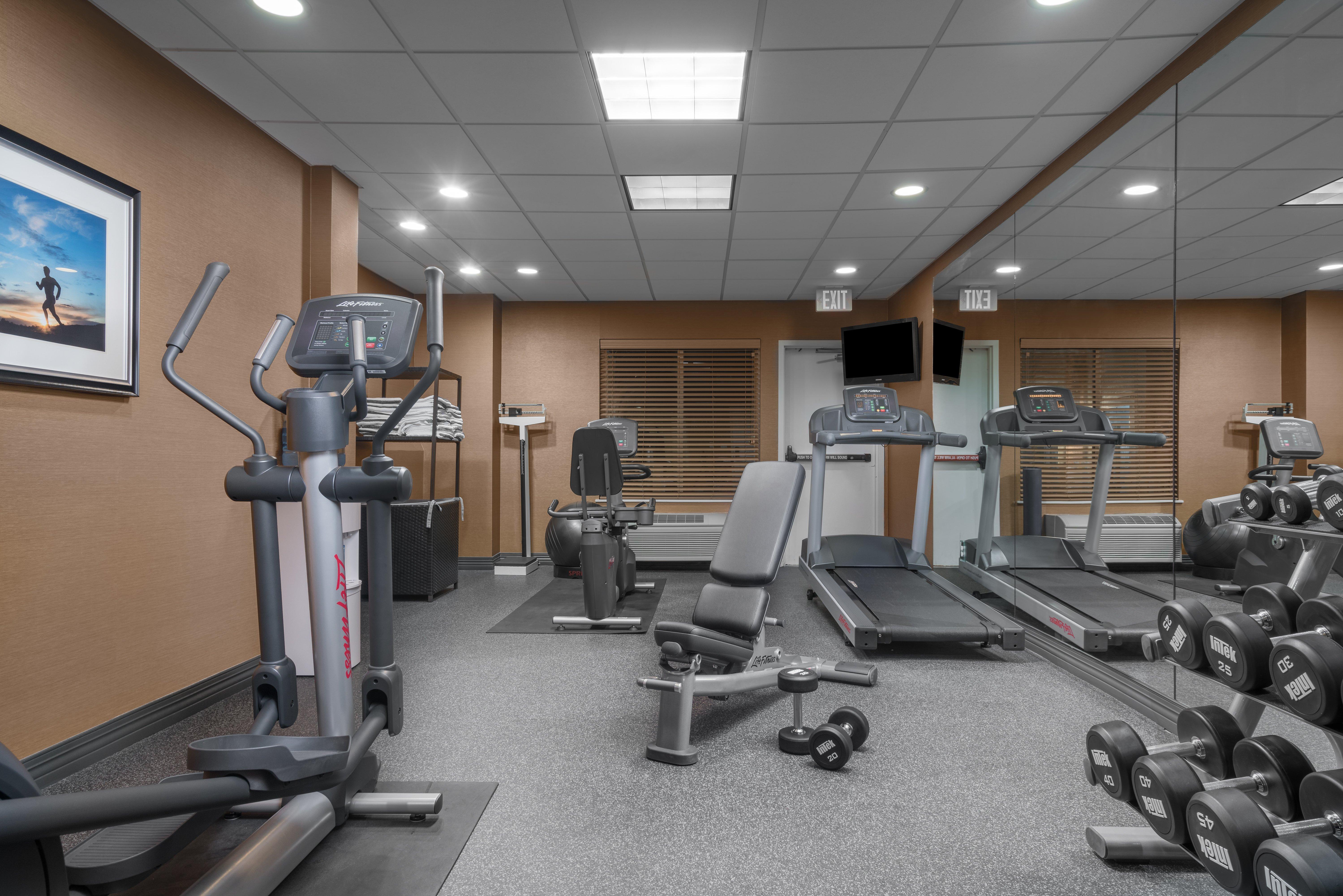 Holiday Inn Express Hotel & Suites Ames By Ihg Bagian luar foto