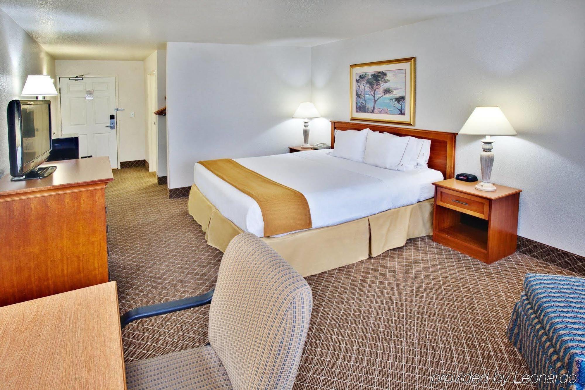 Holiday Inn Express Hotel & Suites Ames By Ihg Bagian luar foto