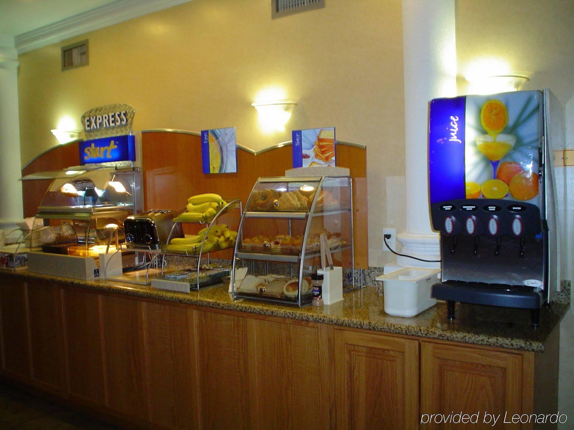 Holiday Inn Express Hotel & Suites Ames By Ihg Bagian luar foto