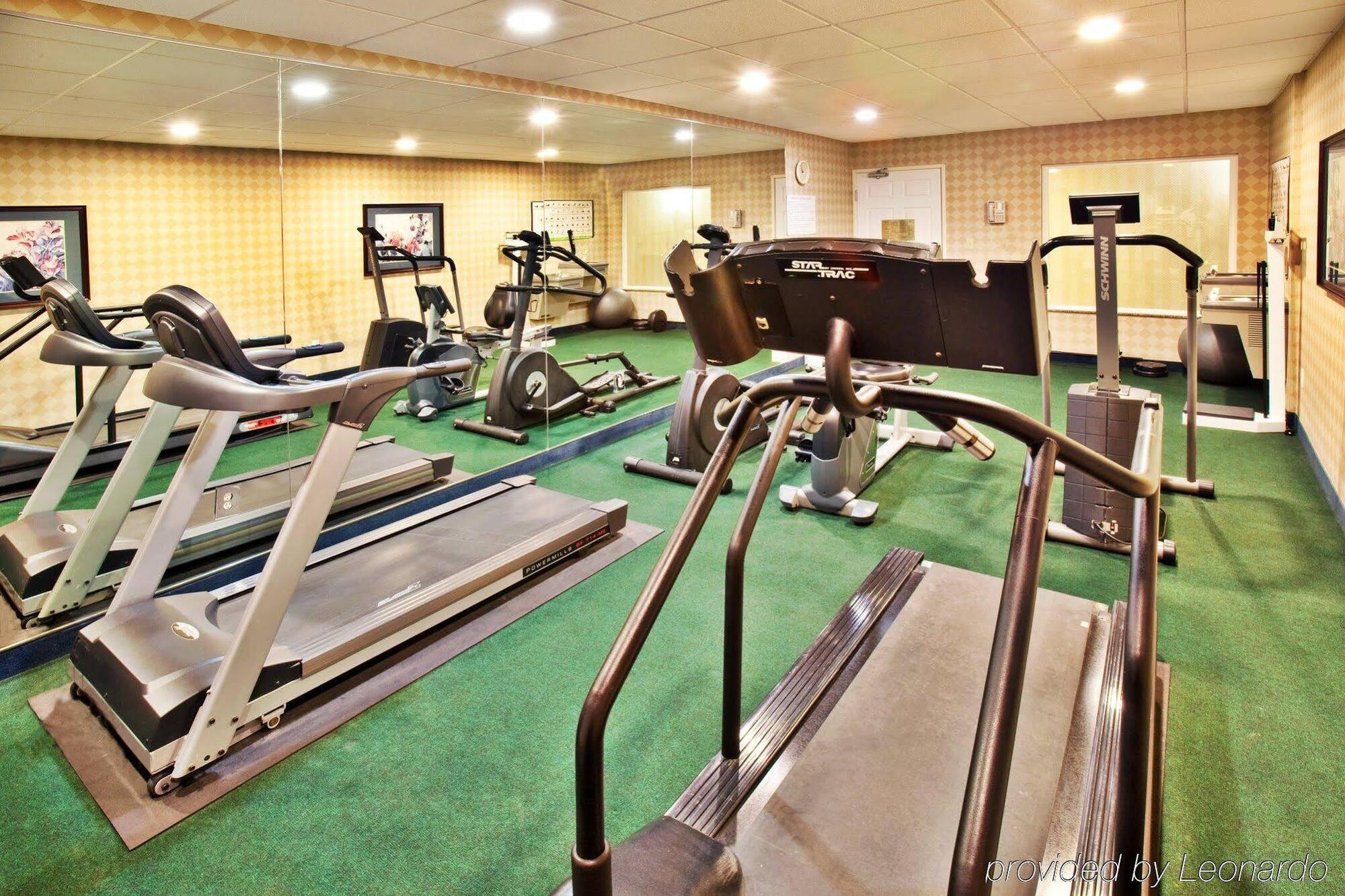 Holiday Inn Express Hotel & Suites Ames By Ihg Bagian luar foto